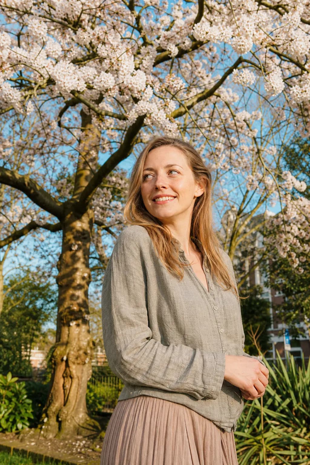 Spring portrait by Vision Run with natural light, calm direction, and an editorial finish.